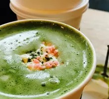 桃花满满风味抹茶拿铁