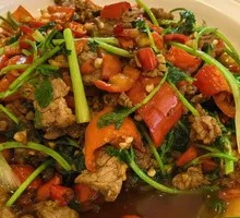 Stir-Fried Beef with Yellow Onion