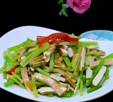Stir-fried celery with fried tofu