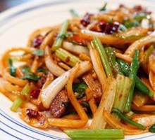 Dry-Fried Noodles with Vegetables