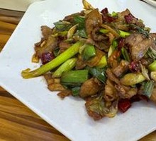 Stir-fried Pork with Garlic Shoots