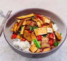 Fragrant Tofu and Pork Filament in Wooden Bucket Rice