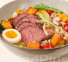 Black Pepper Beef & Chicken Breast Salad