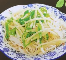 Spicy Pepper and Potato Noodles