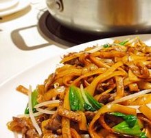 Dry-Fried Beef Rice Noodles