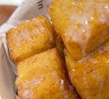 Bite-sized Toast with Crumbs