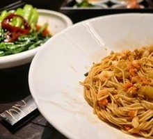 Crab Roe Shrimp Noodles