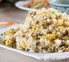 雪菜蛋炒饭