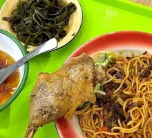 Braised Duck Leg with Rice Noodles
