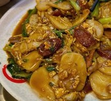 Cantonese Sausage Stir-Fried Rice Noodles