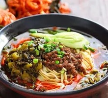 Sour Cabbage and Meat Sauce Noodles