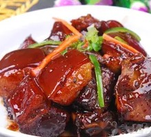 Braised Pork Belly in Steamed Bun