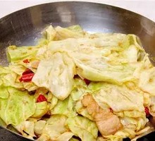 Spicy Pot-Braised Cabbage