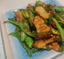 Spicy Stir-Fried Pork with Chili