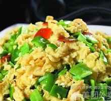 Stir-Fried Eggs with Green Peppers