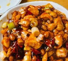 Cucumber Stir-Fried Chicken Cubes