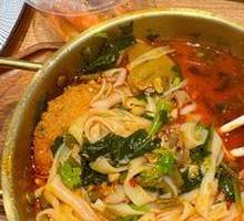 Guizhou Sour Soup Signature Beef Noodles