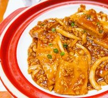 Sand Pot Braised Tofu with Minced Meat