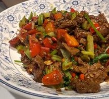Stir-Fried Beef with Yellow Onion