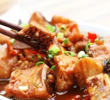 Loofah Soup, Rice Noodle Stir-Fry with Pork, Braised Fish Cubes, Crispy Tripe