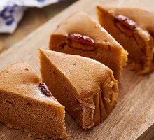 Red Date Cake
