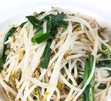 Leek and Mung Bean Sprout Stir-fry