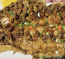 Xinjiang Charcoal-Grilled Live Fish