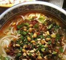 Sour Cabbage Beef Noodle Soup