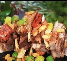 Hand-grabbed Lamb Ribs
