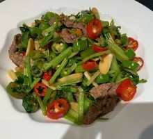 Stir-Fried Beef with Yellow Onion