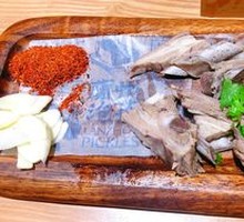 Hand-grabbed Lamb Ribs