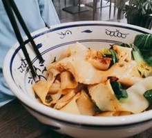 Oil-Poured Noodles