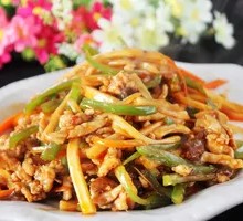 鱼香肉丝盖浇面