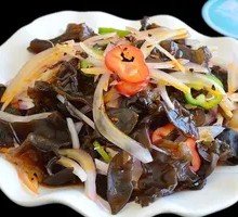Shredded Onion with Wood Ear Mushrooms