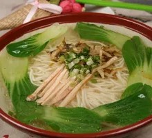 Preserved Vegetable and Bamboo Shoot Noodles