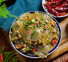 Snow Cabbage Stir-Fried Rice Noodles