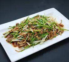 Stir-Fried Pig's Tripe with Garlic Chives