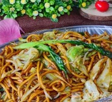 Stir-Fried Noodles with Shredded Meat