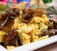 Black Mushroom and Egg Stir-fry