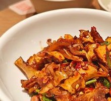 Stir-fried tofu with braised pork ears