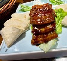 Beijing-style Meat-filled Flatbread