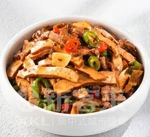 Stir-fried Pork Shreds with Garlic Chives and Tofu Skin
