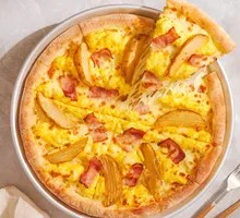 Hong Kong Style Potato Bacon Pizza