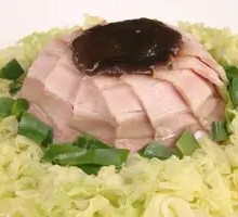 Steamed Cabbage with Salted Pork