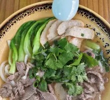 Beef Noodle Soup with Quick-Boiled Beef