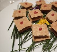 Pan-fried Goose Liver Sauce Lotus Root Cakes