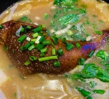Braised Chicken Leg Noodles