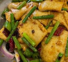 Spicy Pot-Braised Tofu with Leaves