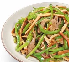 Green Pepper and Tofu Shreds with Pork