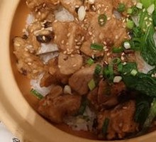 Steamed Spare Ribs with Black Bean Sauce in Clay Pot Rice